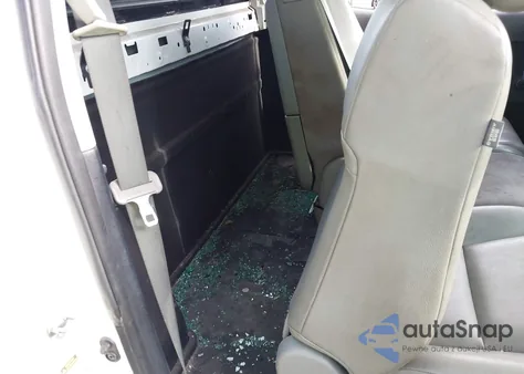 2010 Toyota Tundra Grade V6 z USA, uszkodzony, nr VIN 5TFLU5F10AX022832